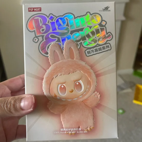 Pop Mart Big into Energy labubu Loyalty - Picture 2 of 9